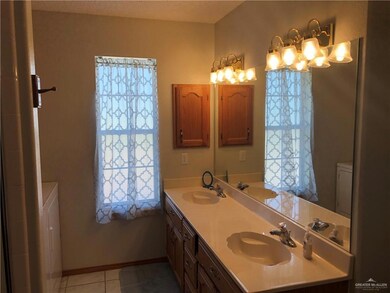 805 Nada Dr, Alamo, TX 78516 - photo 7