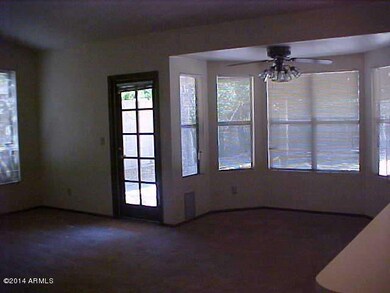 Family rm & Breakfast Nook!