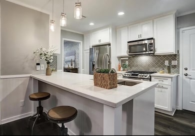 6022 Woodbrook Ln, Houston, TX 77008 - photo 6