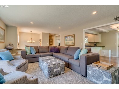 1644 Jamie Cir, West Linn, OR 97068 - photo 3