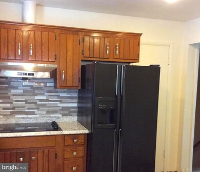 5905 Mustang Dr, Riverdale, MD 20737 - photo 7