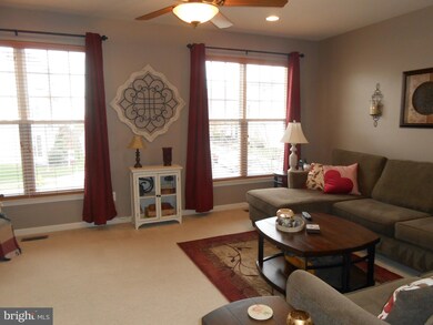 9249 Alvyn Lake Cir, Bristow, VA 20136 - photo 6