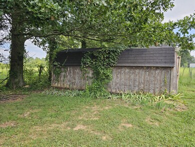 681 Whitaker Rd, Shelbyville, TN 37160 - photo 4