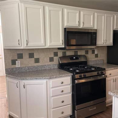 10708 Hallwood Dr, Saint Louis, MO 63136 - photo 7