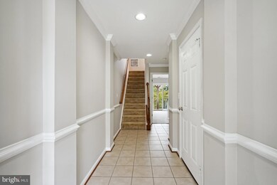 15693 John Diskin Cir, Woodbridge, VA 22191 - photo 3