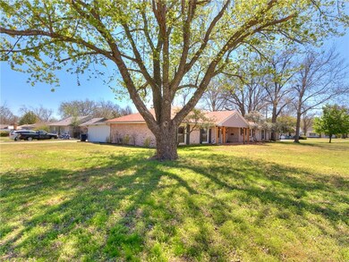 2321 N Bell Ave, Shawnee, OK 74804 - photo 3