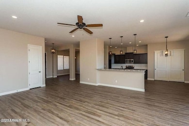 Living / Kitchen