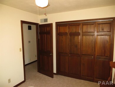 3620 W Saymore Ln, Peoria, IL 61615 - photo 4