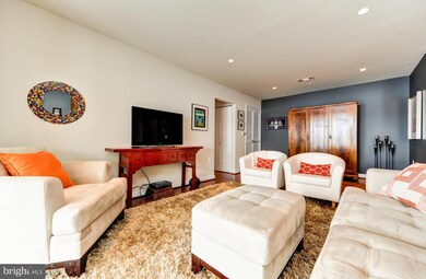 4119 S Four Mile Run Dr unit 403, Arlington, VA 22204 - photo 3