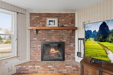 6-web-or-mls-0018_Constance Ave_