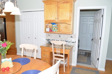 612 Spruce Ct, Oswego, IL 60543 - photo 2