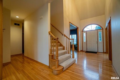 4035 W Tangleoaks Ct, Peoria, IL 61615 - photo 2