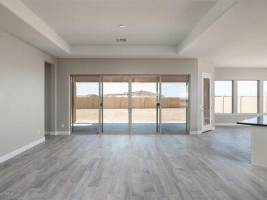 004_Family Room