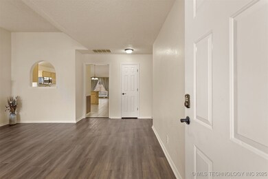 3908 S Walnut Ave, Broken Arrow, OK 74011 - photo 5