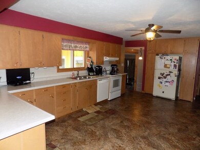 3050 Lindbergh Ave, Stevens Point, WI 54481 - photo 4