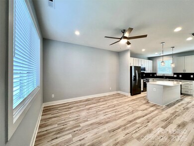 13038 John Bostar Ln unit B, Charlotte, NC 28215 - photo 3