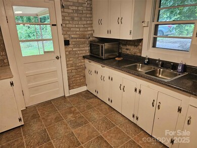 573 Uptons Landing Rd unit 79, Marion, NC 28752 - photo 6