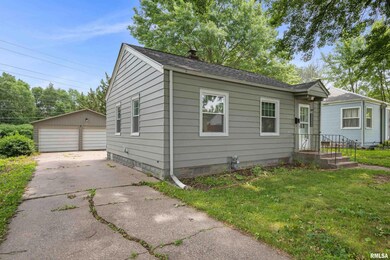 2633 Esplanade Ave, Davenport, IA 52803 - photo 2