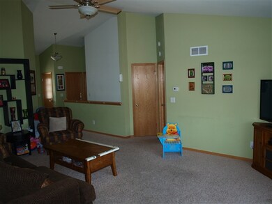 25 Cortland Dr, Evansville, WI 53536 - photo 7