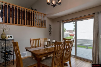 305 Cole Ct, Mankato, MN 56001 - photo 5