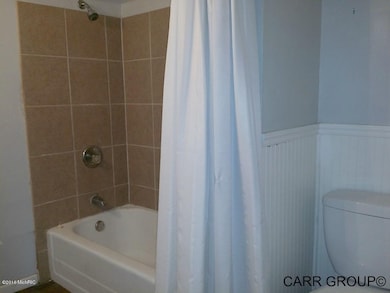 tub with tile