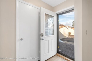 04-832-Armstrong-Rd-Lansing-WindowStill-