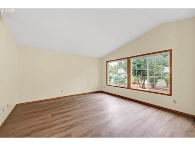 889 Randall St, Eugene, OR 97401 - photo 7