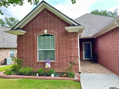 5806 Cross Creek Cir, Tyler, TX 75703 - photo 2