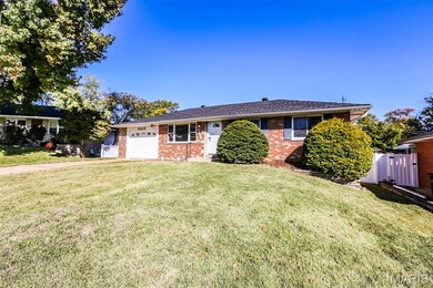 10115 Fite Cir, Saint Louis, MO 63123 - photo 2