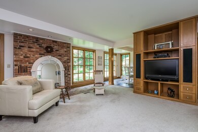 016-Living_Room-3196276-large