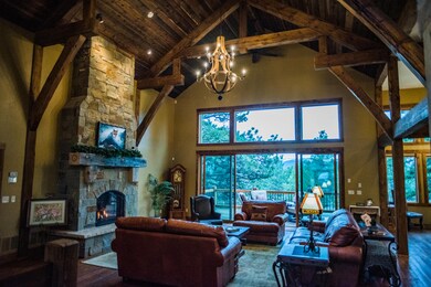 15EagleView-6605