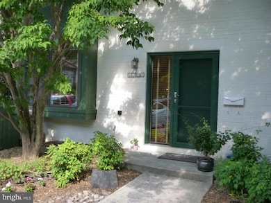 2057 Golf Course Dr, Reston, VA 20191 - photo 4