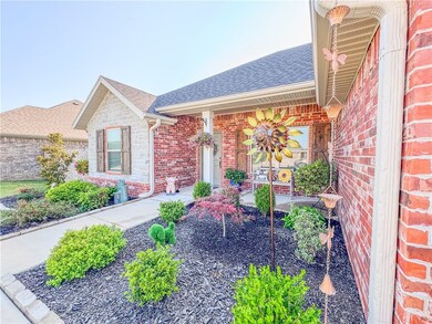 984 Sugar Pine St, Tontitown, AR 72762 - photo 2