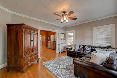 944 Redan St, Houston, TX 77009 - photo 4