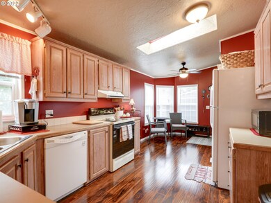 1036 SW Clawson Cir, Troutdale, OR 97060 - photo 7