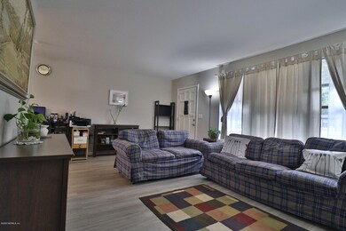 2429 Lourdes Dr W, Jacksonville, FL 32210 - photo 7