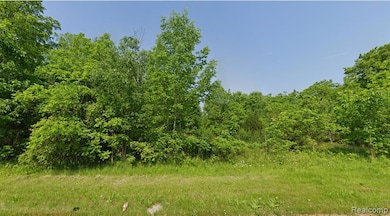 3213 N Jennings Rd, Flint, MI 48504 - photo 2