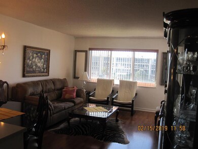 2668 N Garden Drive 005