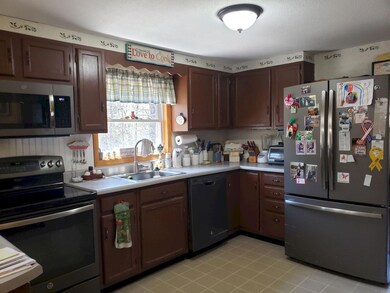 24 Patrick St, Skowhegan, ME 04976 - photo 6