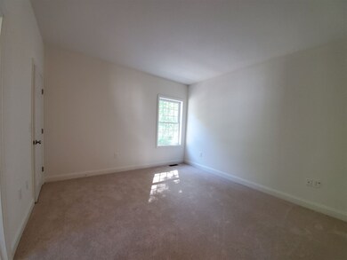 35 Richmond Dr unit 17, Concord, NH 03303 - photo 5