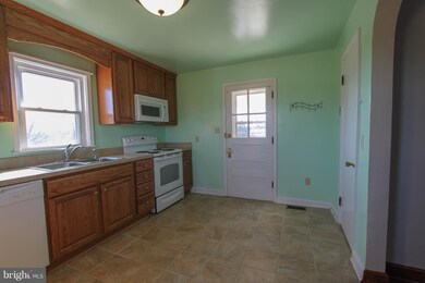 838 Jenny Wren Dr, Martinsburg, WV 25404 - photo 7