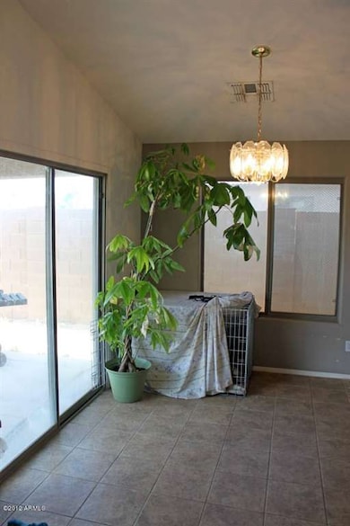 6 Dining Area