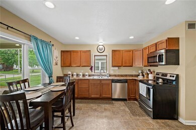 2812 Logan Ave, Des Moines, IA 50317 - photo 5