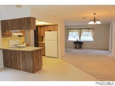 Convenient kitchen/ living rm