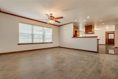 1605 SE 4th St, Moore, OK 73160 - photo 7