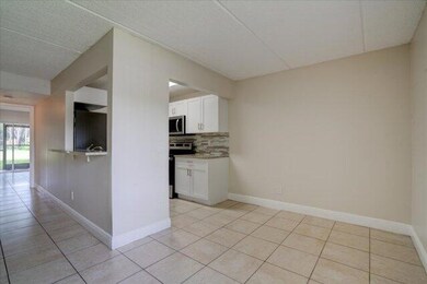 1104 Meadows Cir unit 1104, Boynton Beach, FL 33436 - photo 2