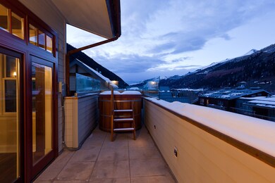 Auberge Residences at Element 52