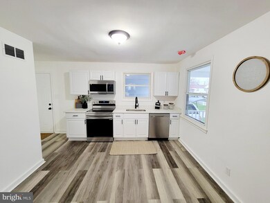 321 Redwood Ave, Frederick, MD 21701 - photo 2