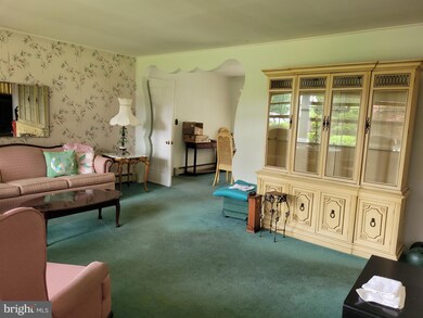 35 Upland Rd, Levittown, PA 19056 - photo 4