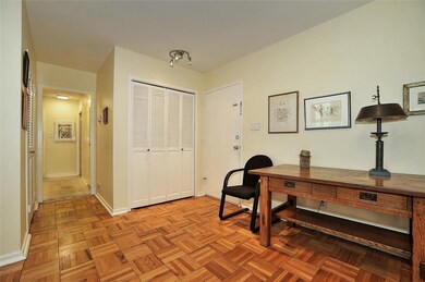 Entry/Living Room
